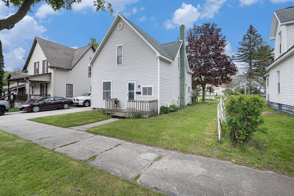 Haring Twp, MI 49601,832 Wallace Street