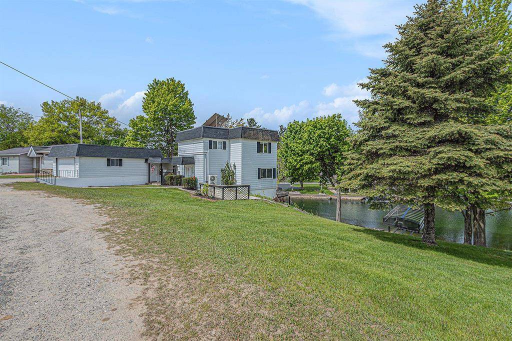 Garfield Twp, MI 49685,5232 Highland Drive
