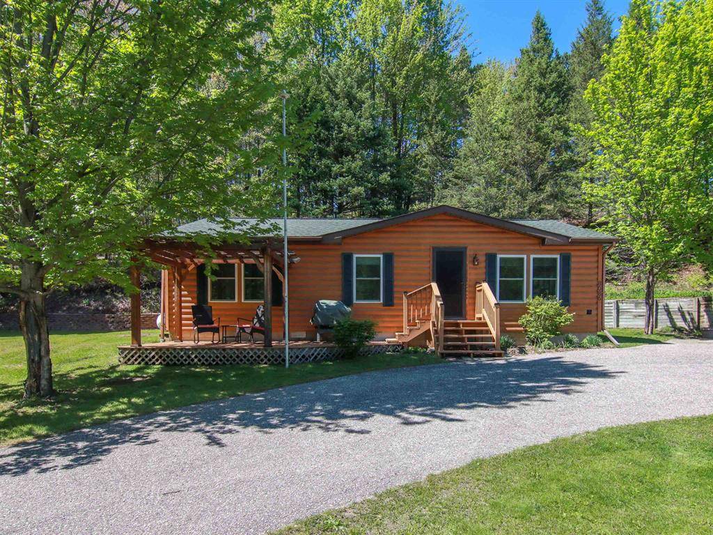 Benzonia Twp, MI 49617,8086 Narrow Gauge Road