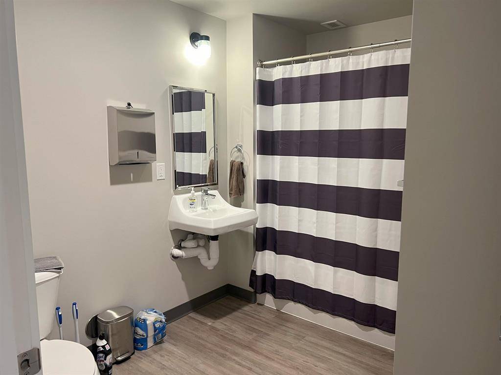 Traverse City, MI 49684,304 E State Street Unit: 1C