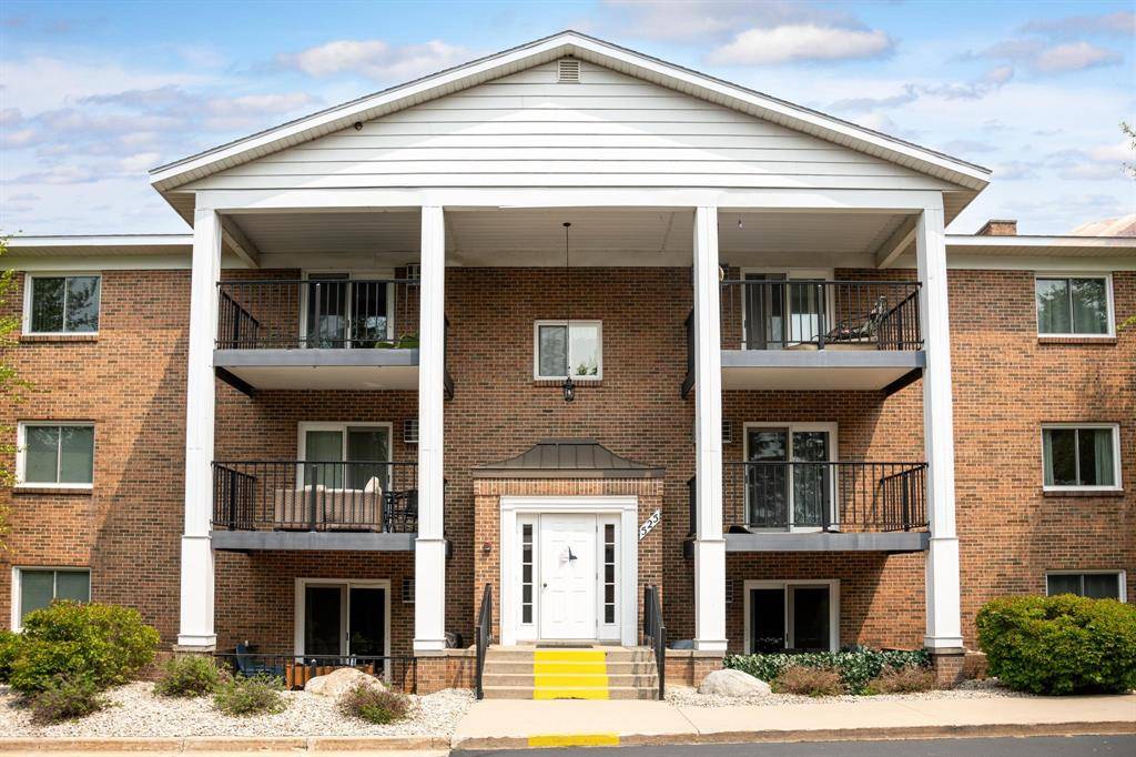 Traverse City, MI 49684,525 Georgetown Drive 61
