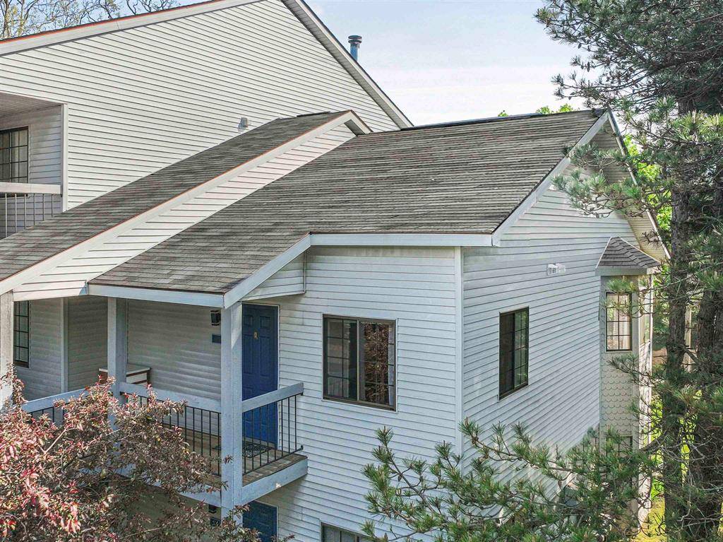 Traverse City, MI 49684,525 Riverine Drive 206