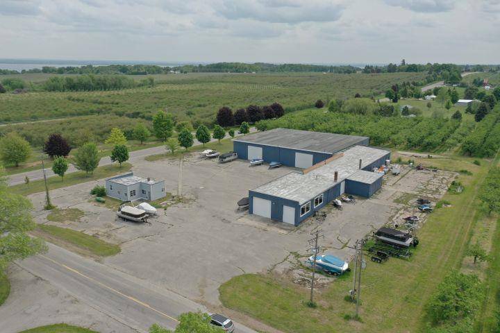 Peninsula Twp, MI 49686,16961 Center Road