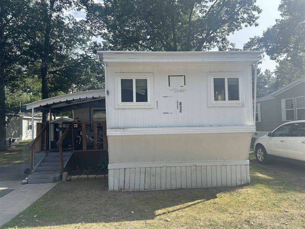 Garfield Twp, MI 49686,832 Manor Lane