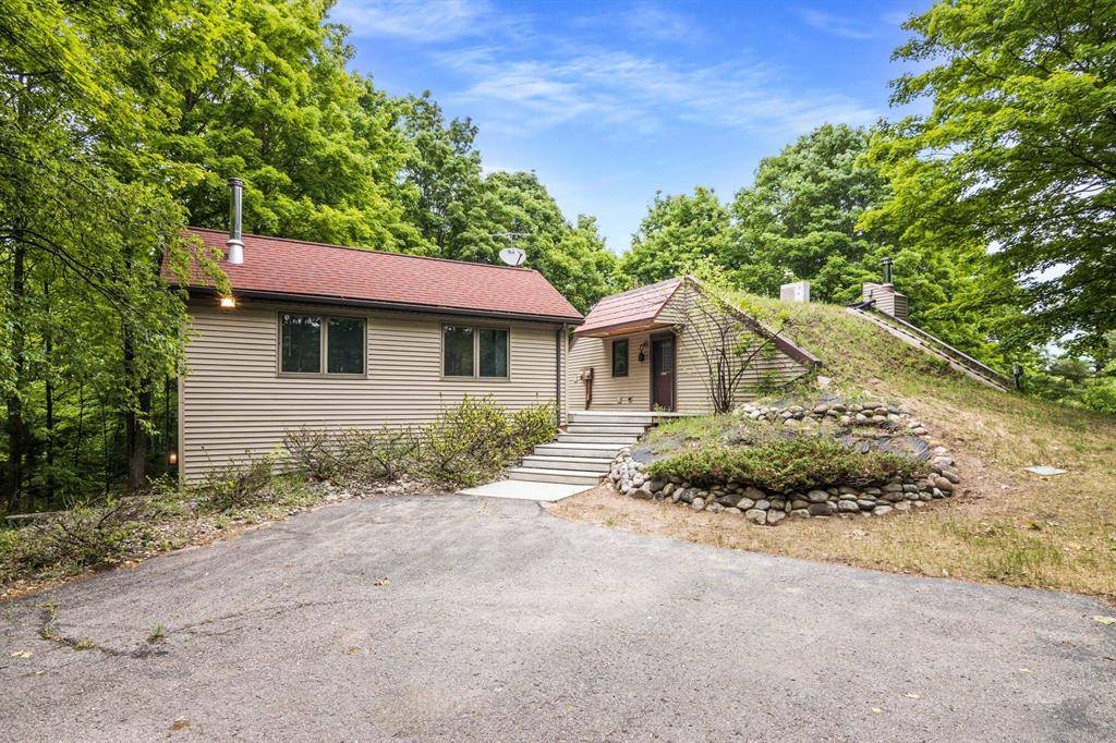 Garfield Twp, MI 49684,9420 E Traverse Highway