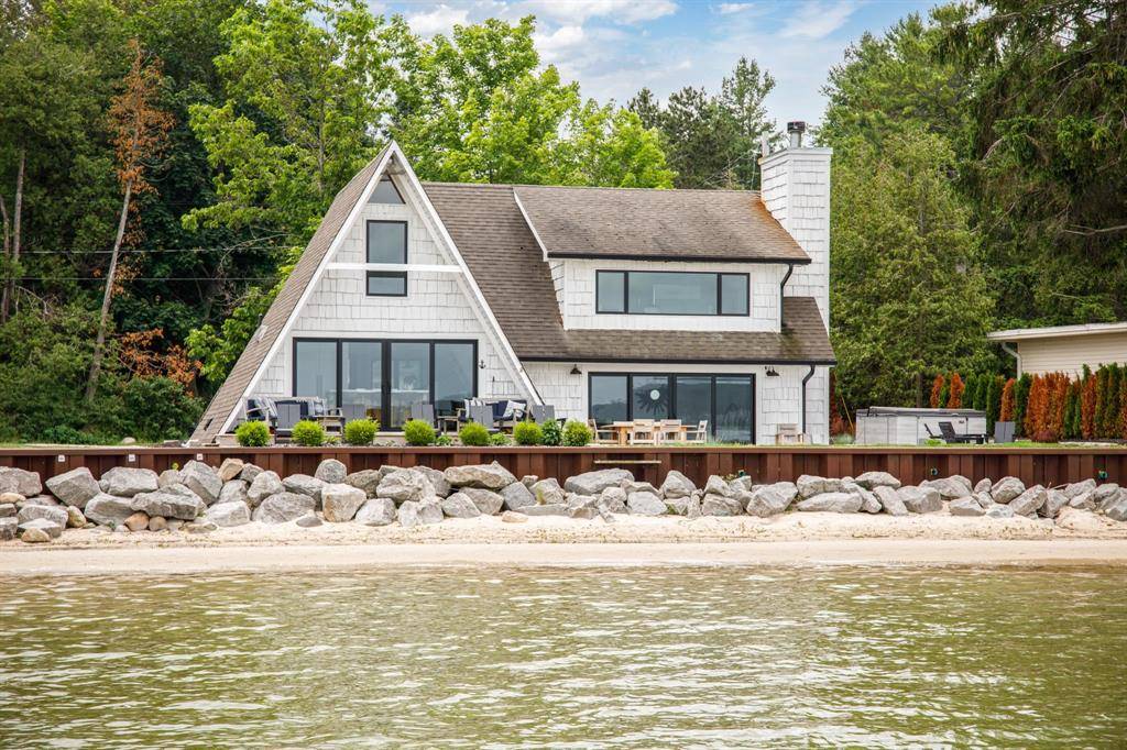 Suttons Bay Twp, MI 49682,379 S Shore Drive
