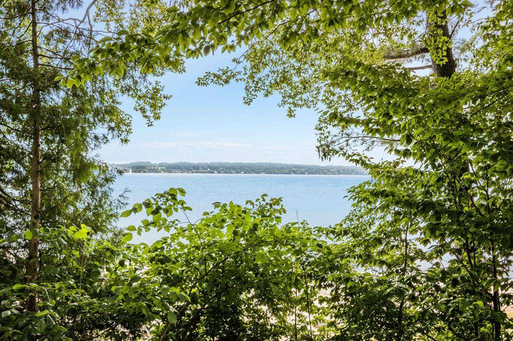 Suttons Bay Twp, MI 49682,536 N West Bay Shore Drive