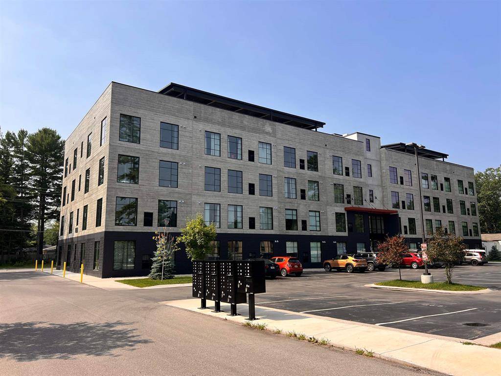 Traverse City, MI 49686,1825 E Eighth Street 331