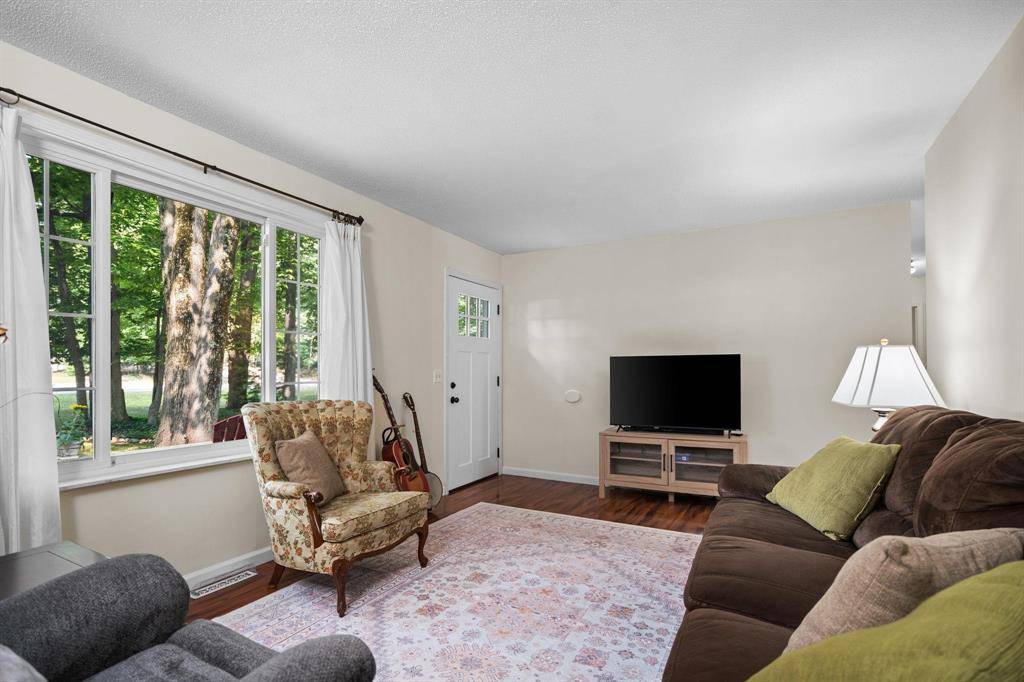 East Bay Twp, MI 49696,435 Lauri Wil Lane