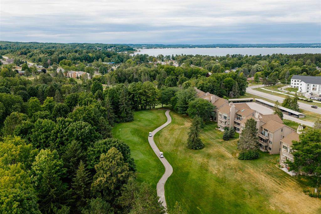 Acme Twp, MI 49690,5558 Golfview Court