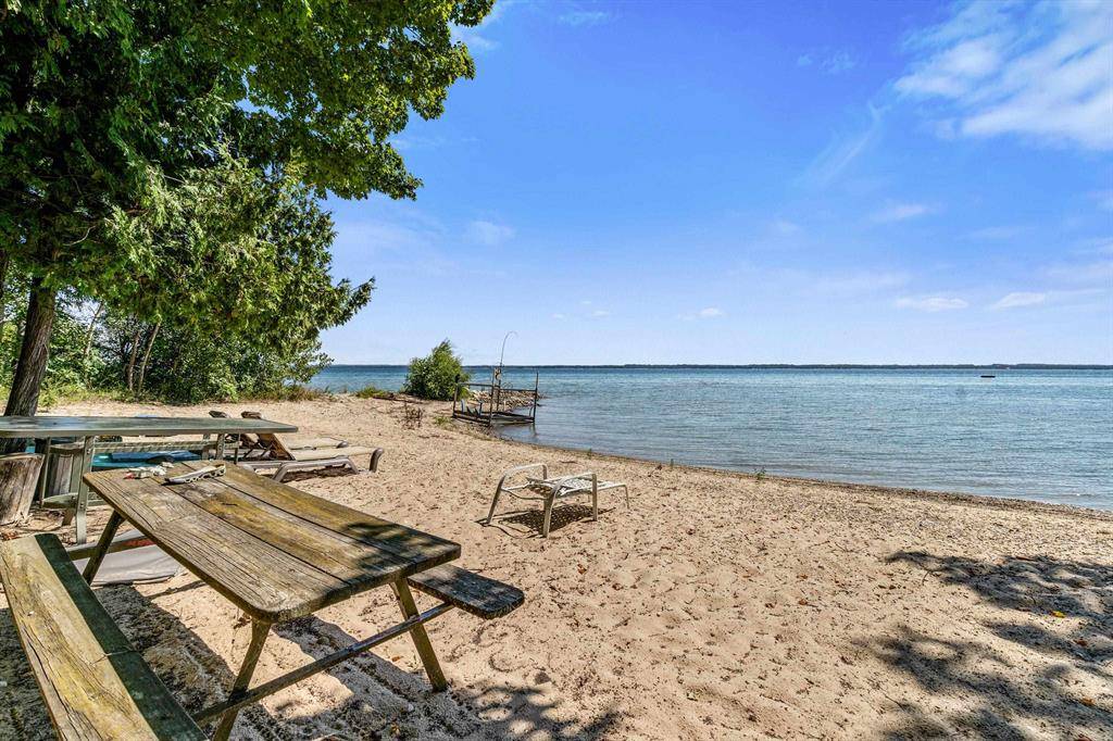 Peninsula Twp, MI 49686,3939 Blue Heights Drive