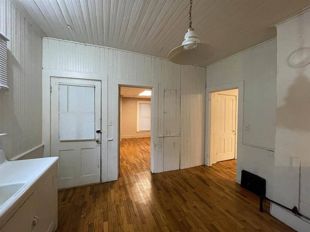 Mt. Pleasant, MI 48858,415 S Franklin 1
