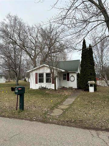 Shepherd, MI 48883,307 E Cottage