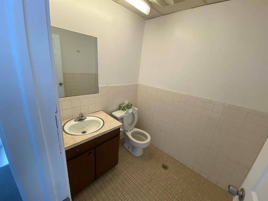 Lathrup Village, MI 48076,26440 Southfield Road 6