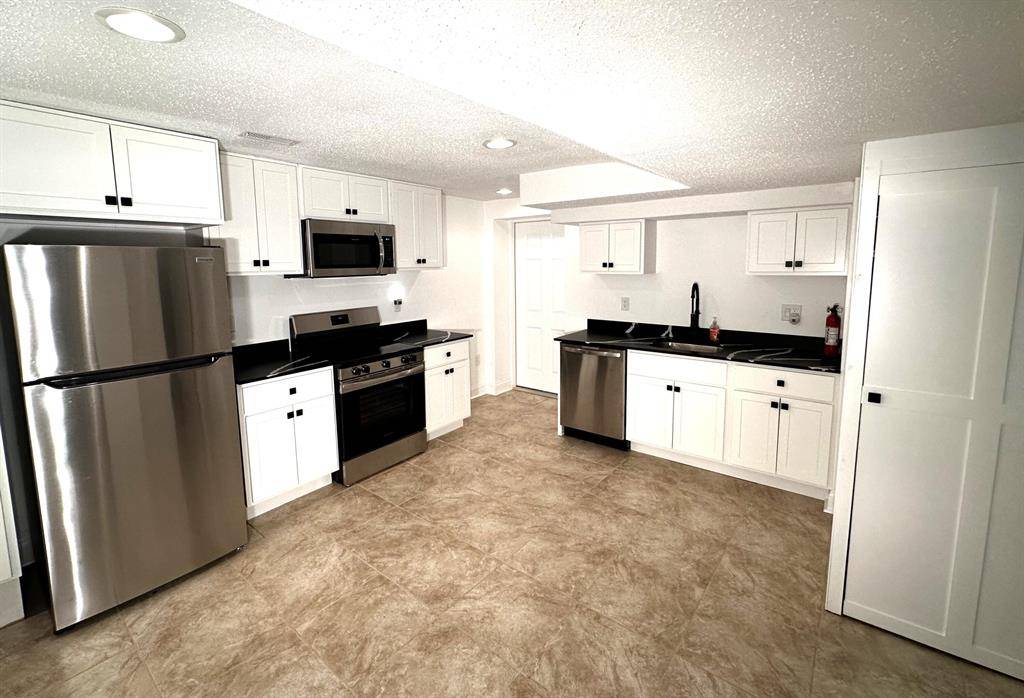 Ypsilanti Twp, MI 48197,7809 Dover Drive Drive