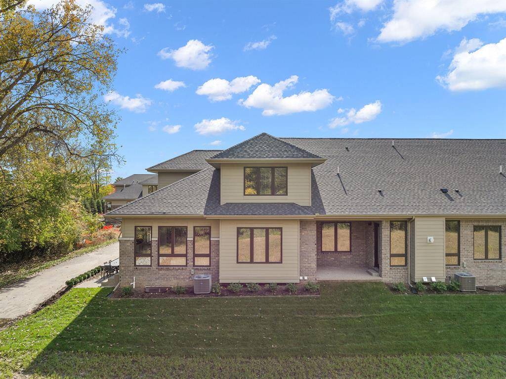 West Bloomfield Twp, MI 48322,7464 GRAMERCY Circle Building: 5 19