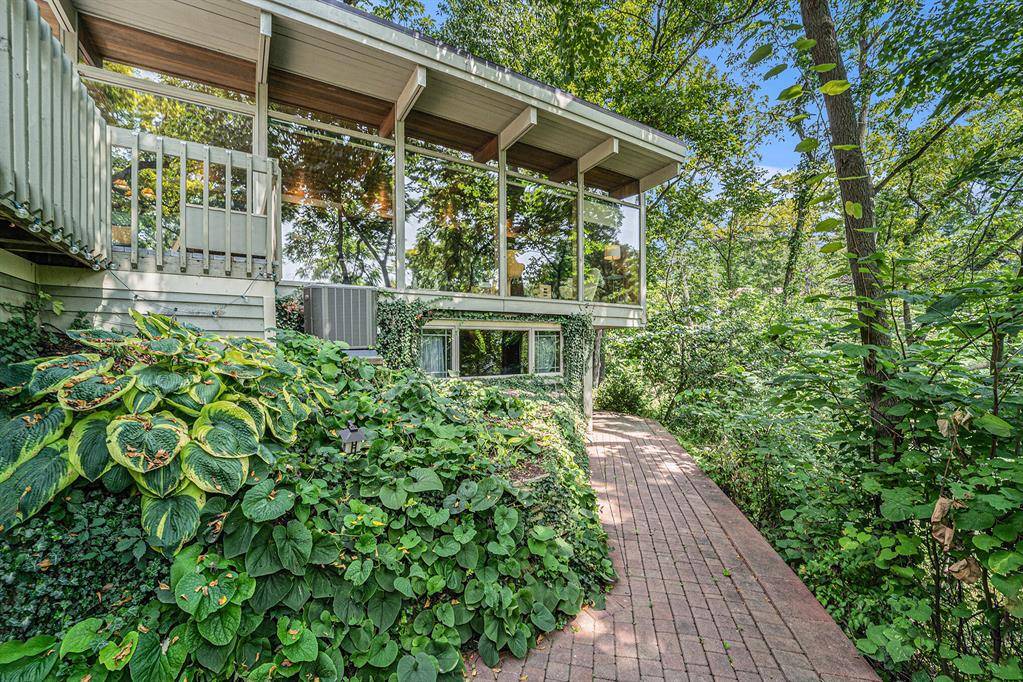Barton Hills Vlg, MI 48105,281 Corrie Road