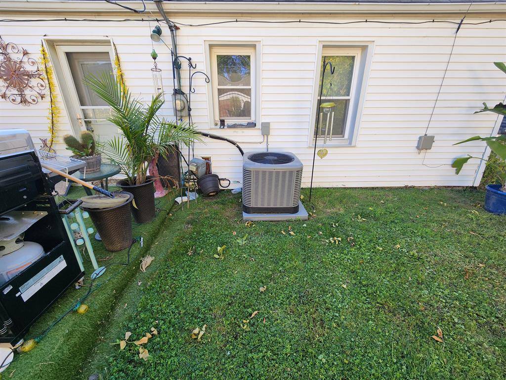Eastpointe, MI 48021,23006 Rosalind Avenue