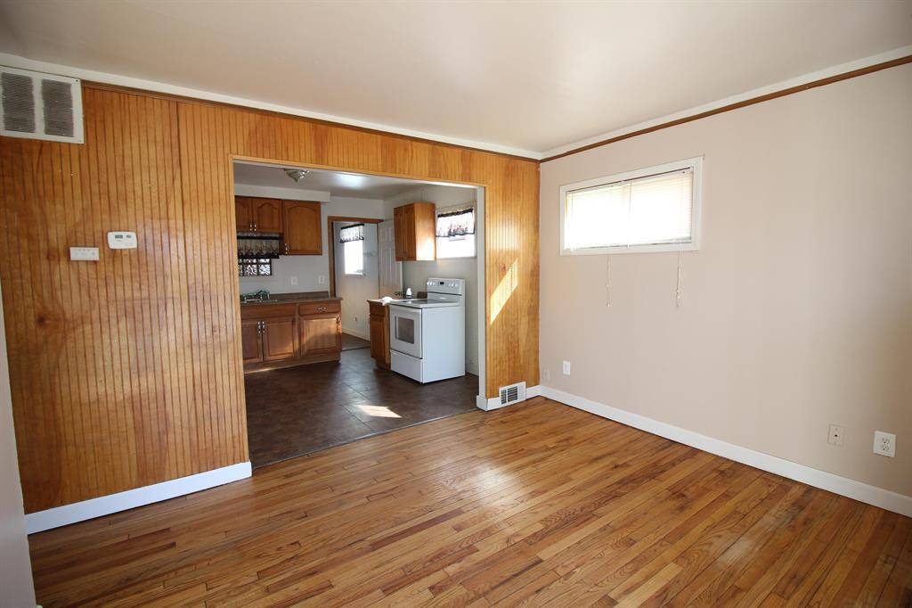 Dearborn Heights, MI 48125,26132 Hanover Street