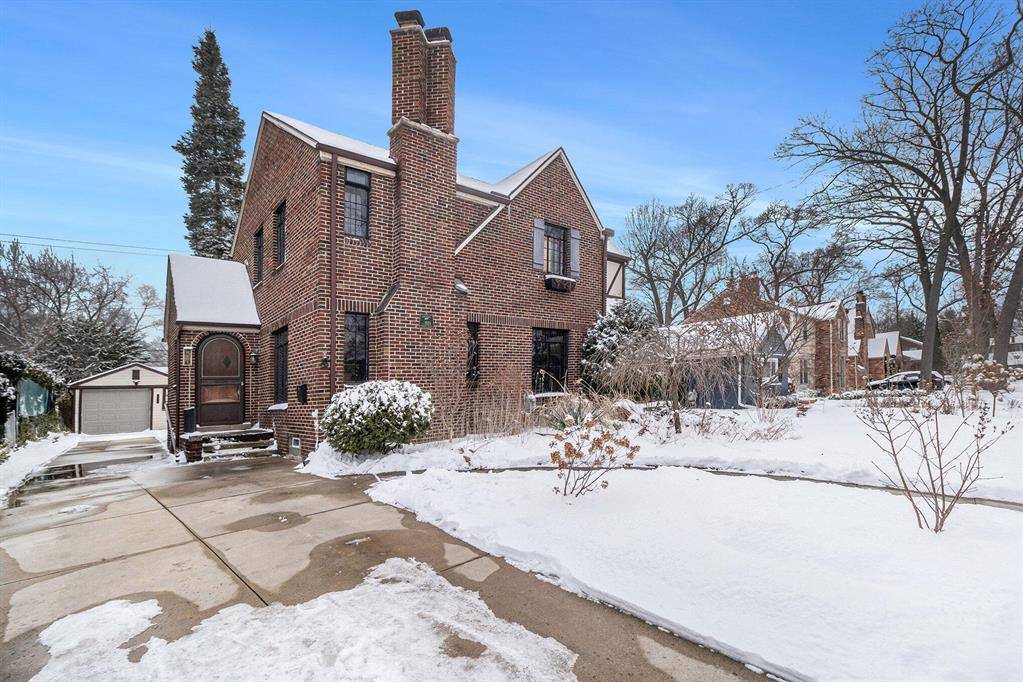 Ferndale, MI 48220,911 W Oakridge Street