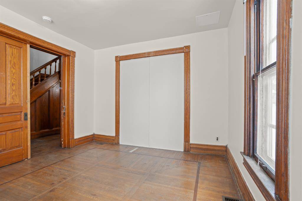 Ann Arbor, MI 48104,214 N 5th Avenue