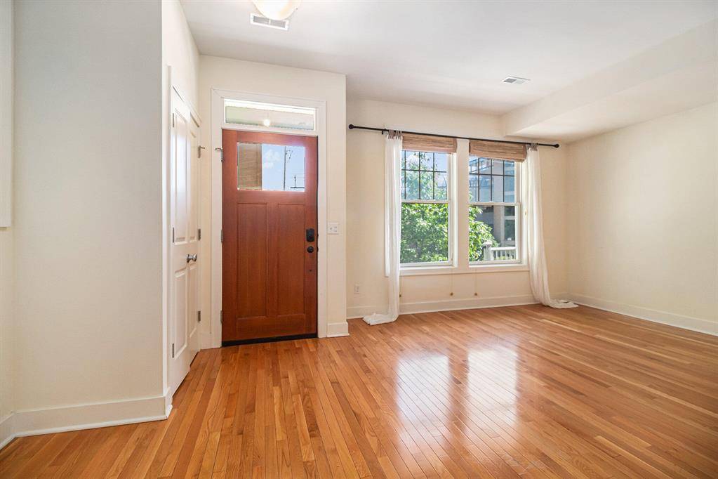 Ann Arbor, MI 48104,922 Catherine Street