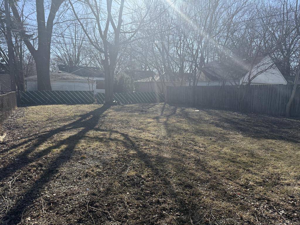 Harper Woods, MI 48225,18996 Washtenaw Street
