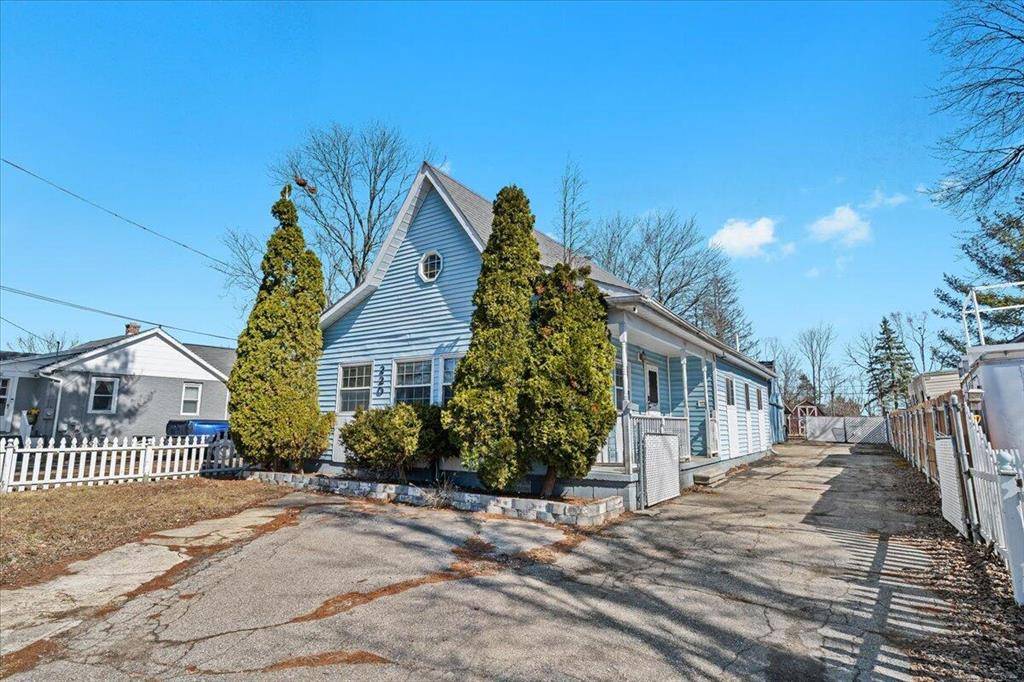 Waterford Twp, MI 48328,220 Marion Avenue