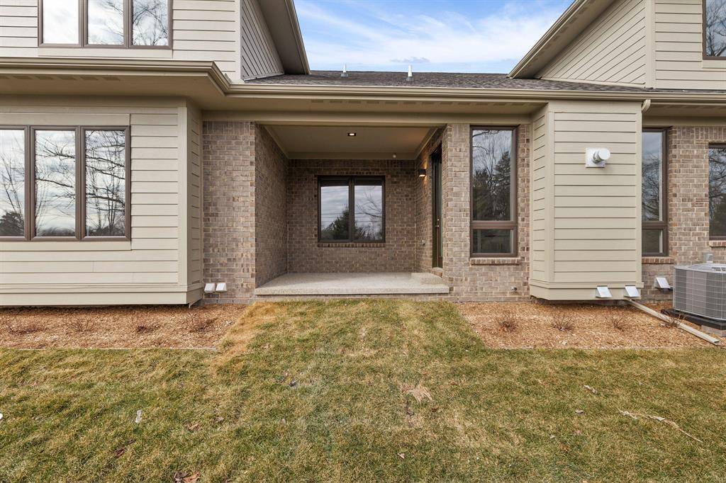 West Bloomfield Twp, MI 48322,7477 Gramercy Circle Building: 4 17