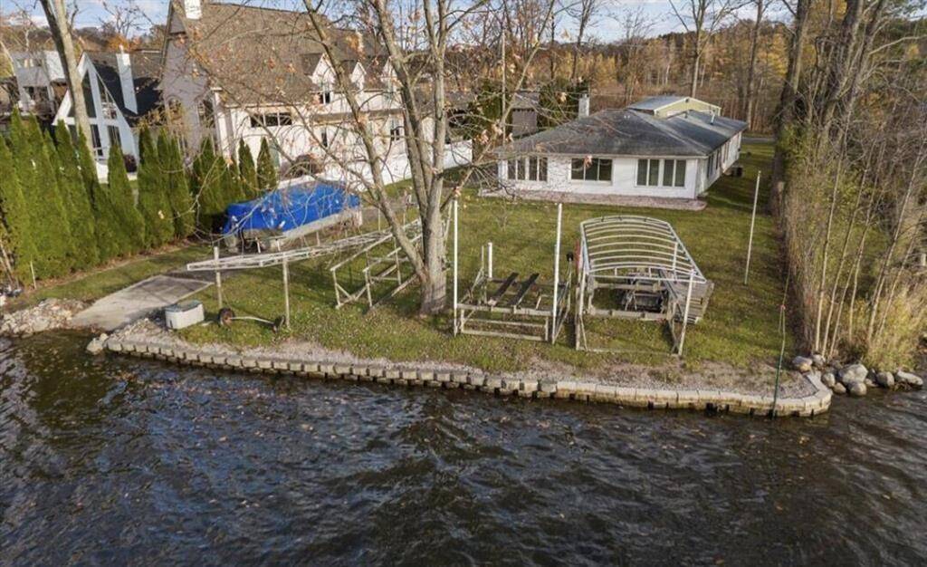Hamburg Twp, MI 48189,10922 Bob White Beach Boulevard