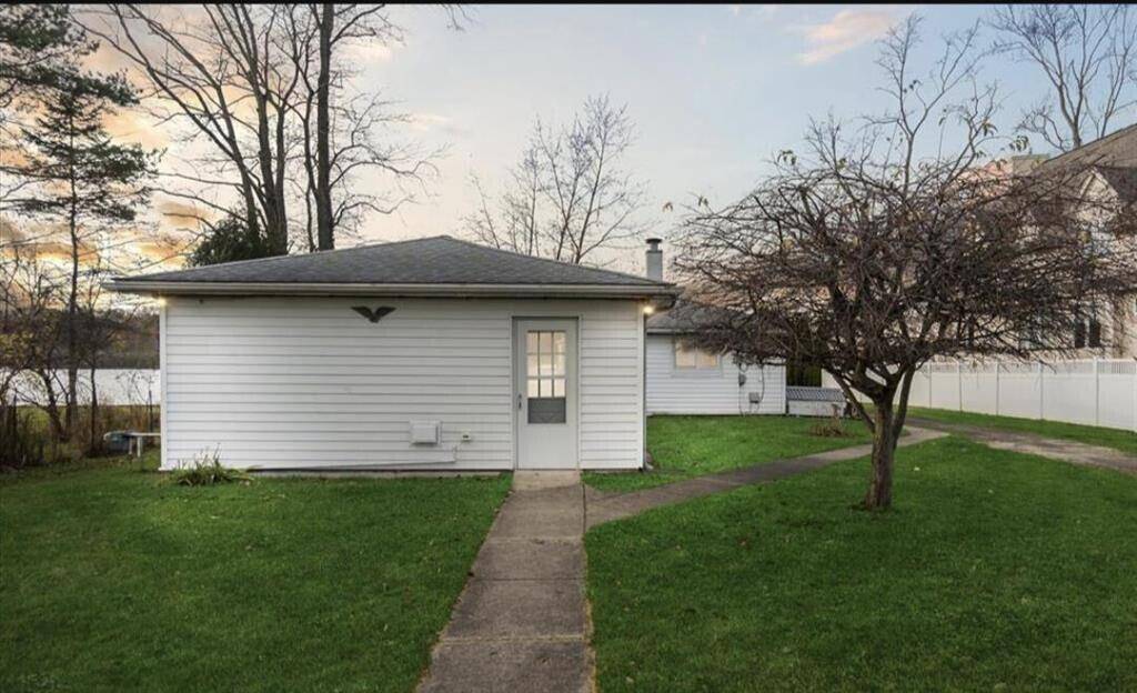 Hamburg Twp, MI 48189,10922 Bob White Beach Boulevard