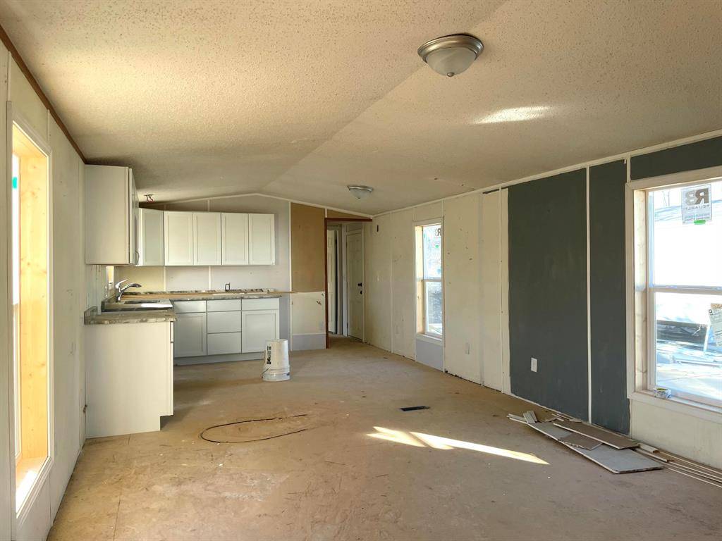 Trenton, MI 48183,3936 W Jefferson Avenue