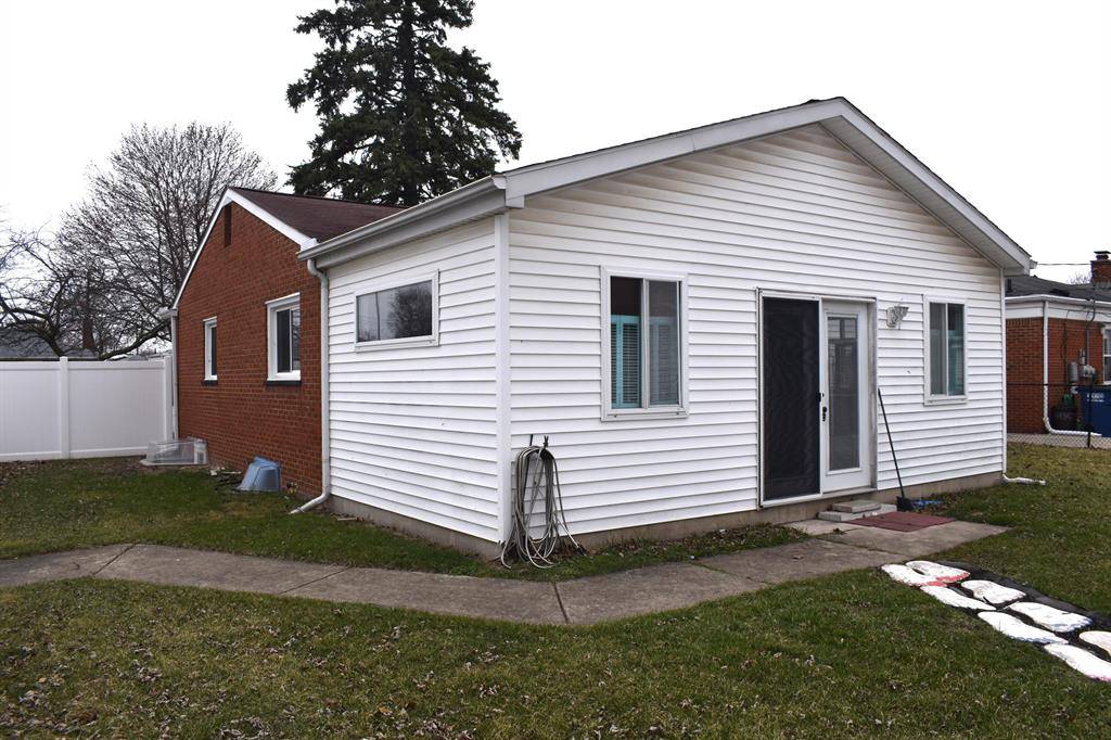 Westland, MI 48185,8242 August Avenue
