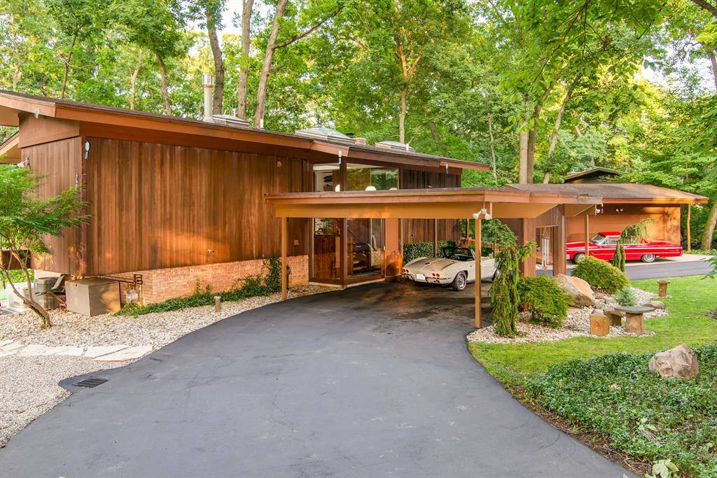 Ann Arbor, MI 48104,403 Riverview Drive