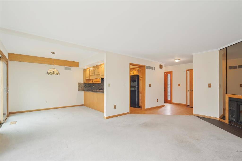 Saline, MI 48176,288 Whitlock Street