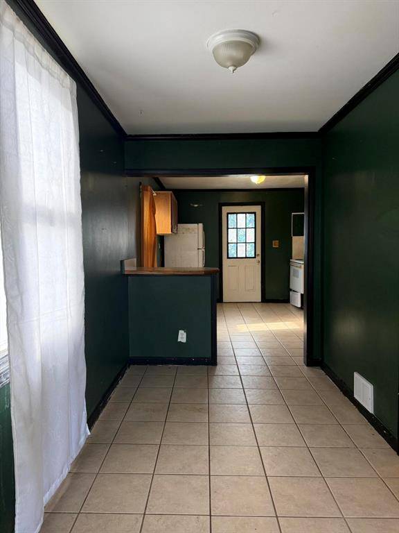 Taylor, MI 48180,23730 Brest