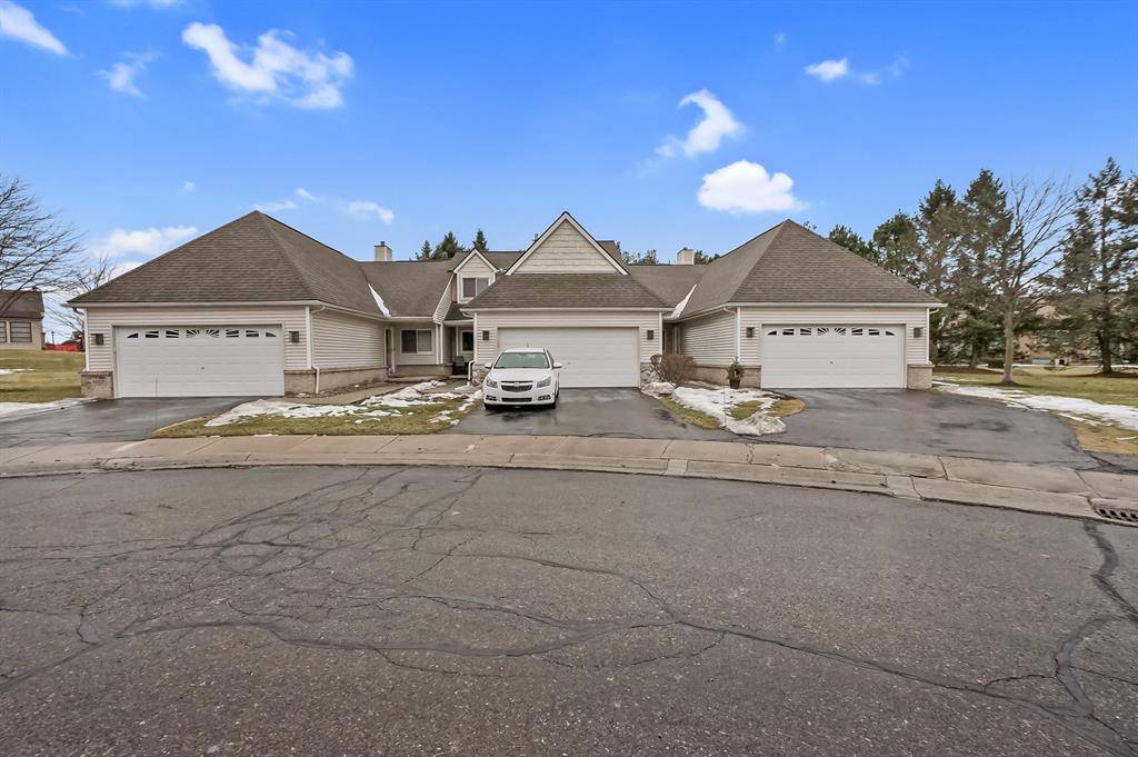 South Lyon, MI 48178,61023 Evergreen Court