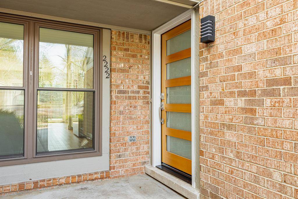 Ann Arbor, MI 48103,2222 Applewood Court