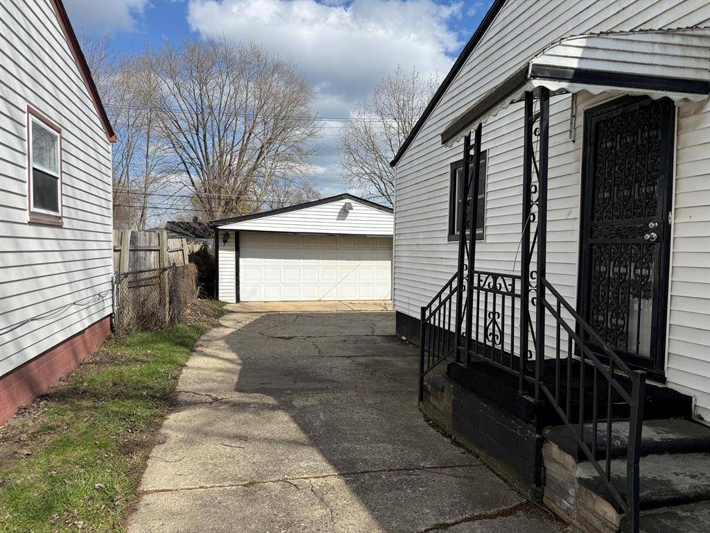 Warren, MI 48089,22458 Hillock Avenue