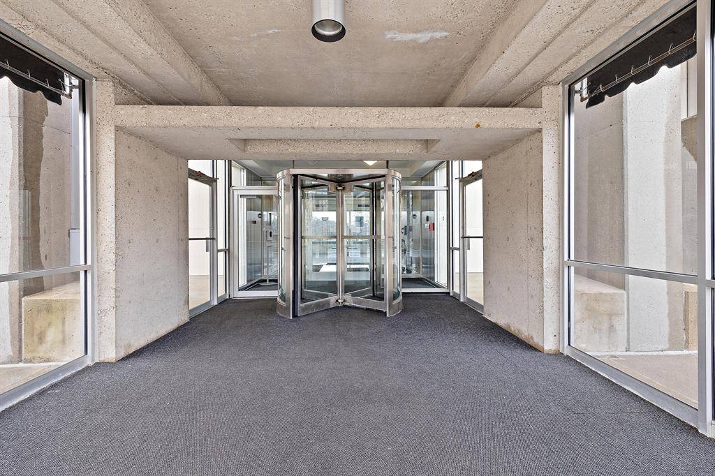 Detroit, MI 48207,1300 E Lafayette Street 302