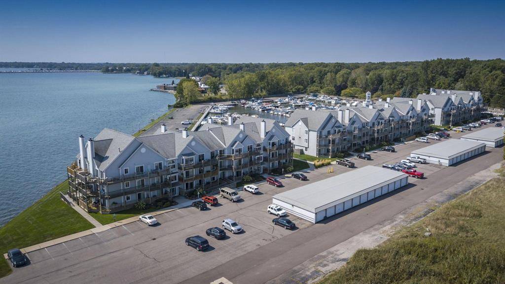 Harrison Twp, MI 48045,37524 Jefferson Avenue 301