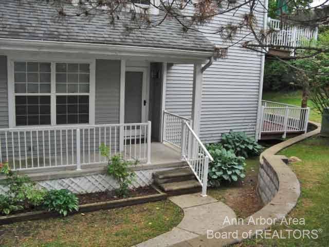Ann Arbor, MI 48105,4299 Pine Ridge Court