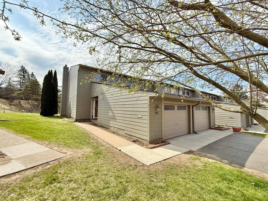 Ann Arbor, MI 48105,784 Peninsula Court