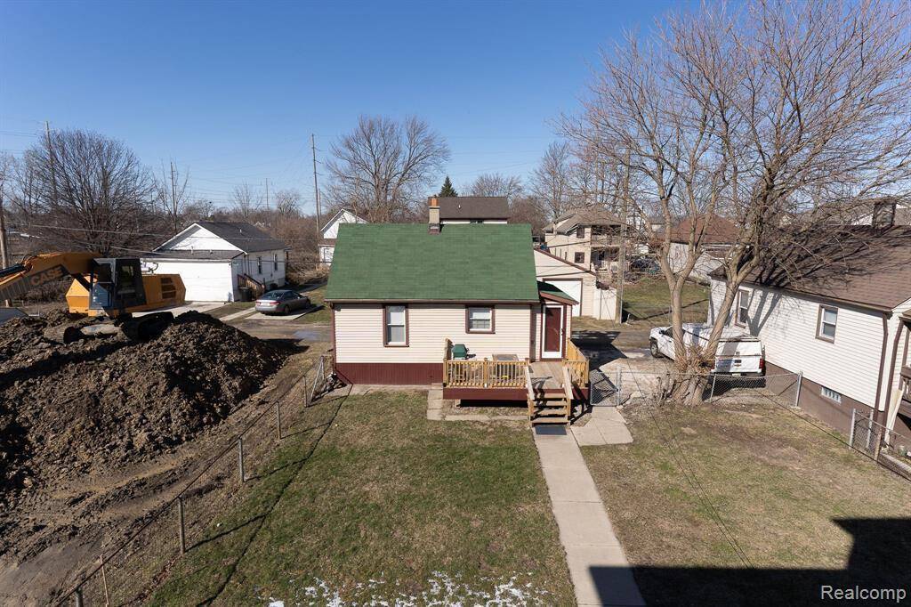 Wyandotte, MI 48192,832 Pine Street