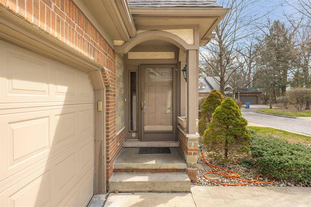 Dearborn Heights, MI 48127,852 N Beech Daly Road