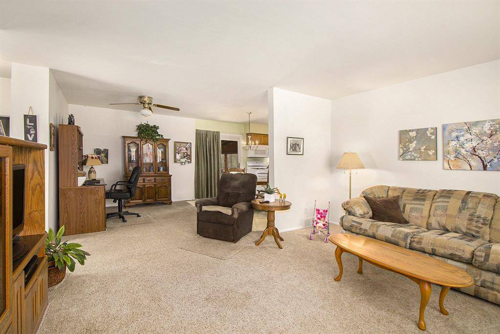 Saline, MI 48176,896 Watson Road