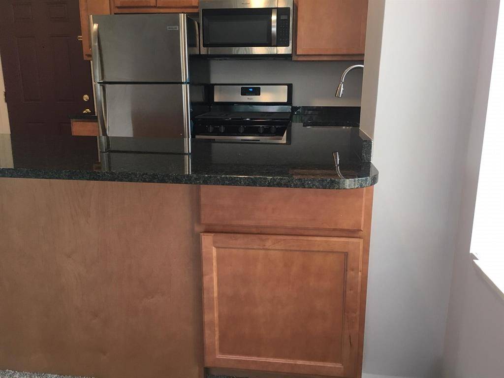 Ann Arbor, MI 48104,912 Oakland Avenue 7