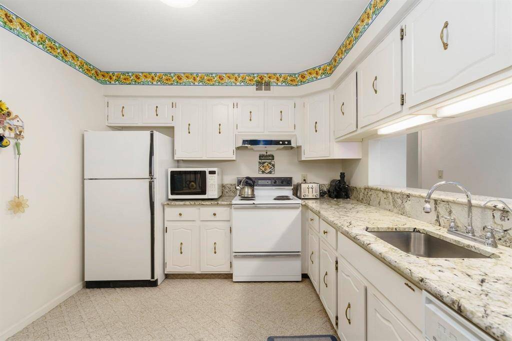 Livonia, MI 48150,38174 Ann Arbor Trail 32