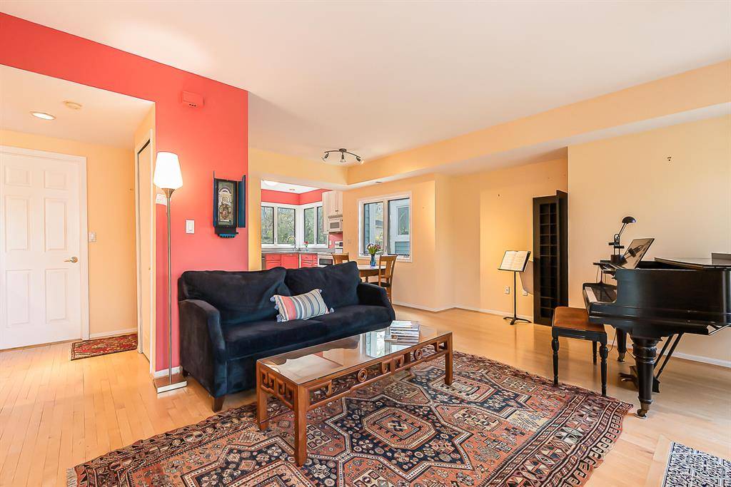 Ann Arbor, MI 48103,285 Mulholland Avenue