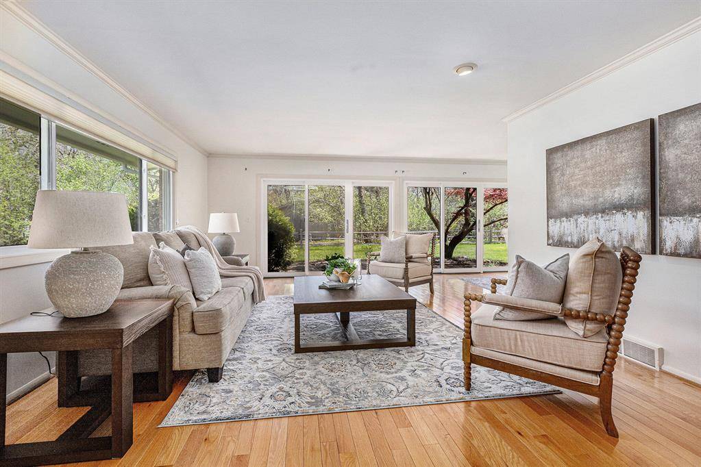 Ann Arbor, MI 48105,3606 Chatham Way